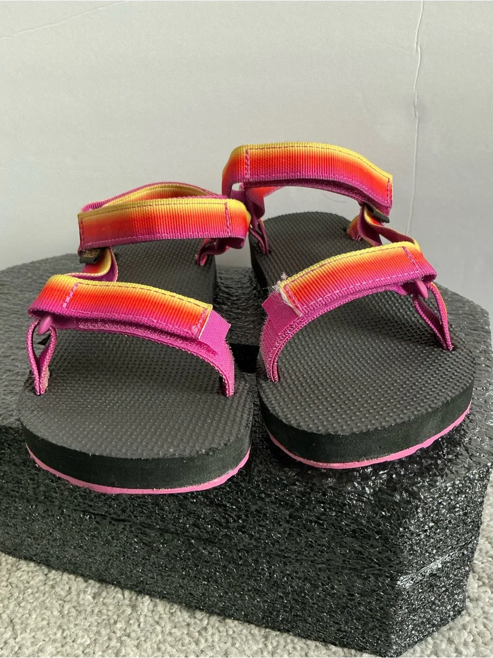 Teva Original Universal Rainbow Sandals - Size US 4 (Youth/Big Kid)